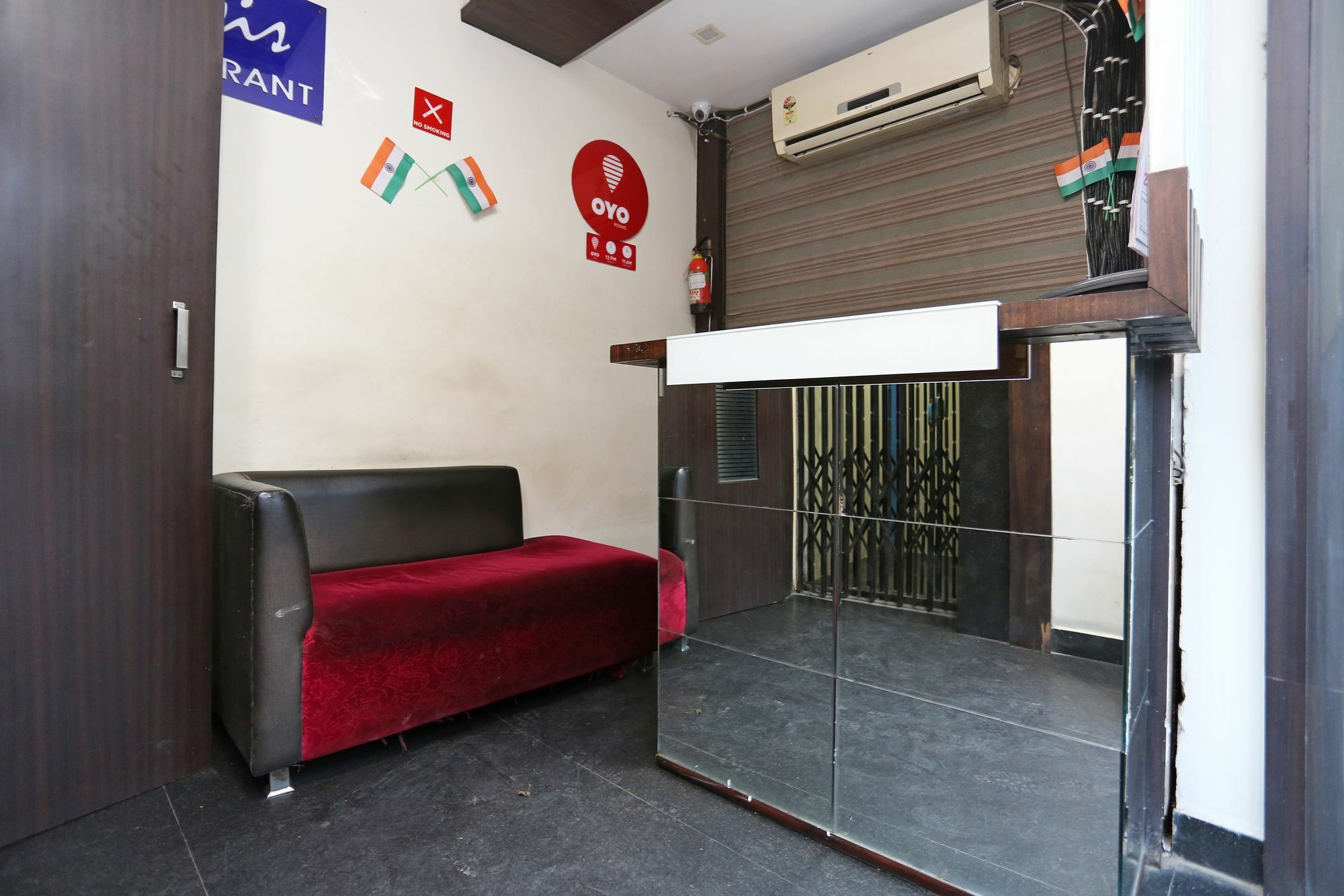 Oyo 4940 Hotel Sea Rock Rāipur 外观 照片